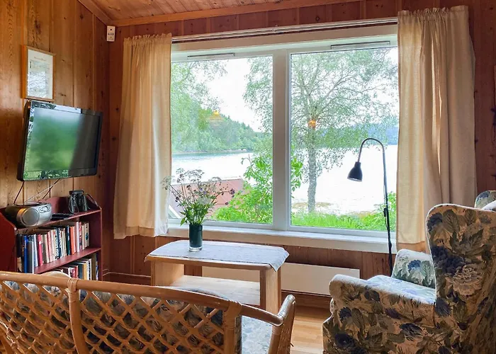 4 Bedroom Front In Semesterbostad *